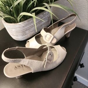 Stylish Women’s Peep Toe Taupe Sling Back